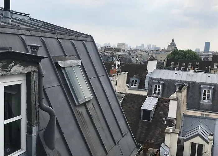 Studette Marais Musee Picasso * Paris